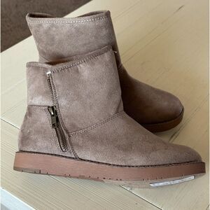 New Rock and Candy Lavell Boots Womens Taupe Tan Half Zip Faur Fur Lined Size 7